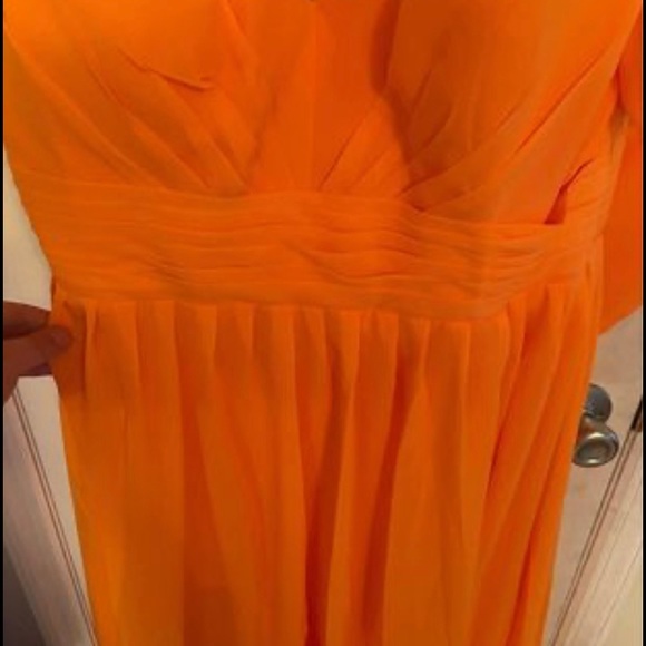 Beautiful never worn new orange size 18 a line dress. - Picture 2 of 5